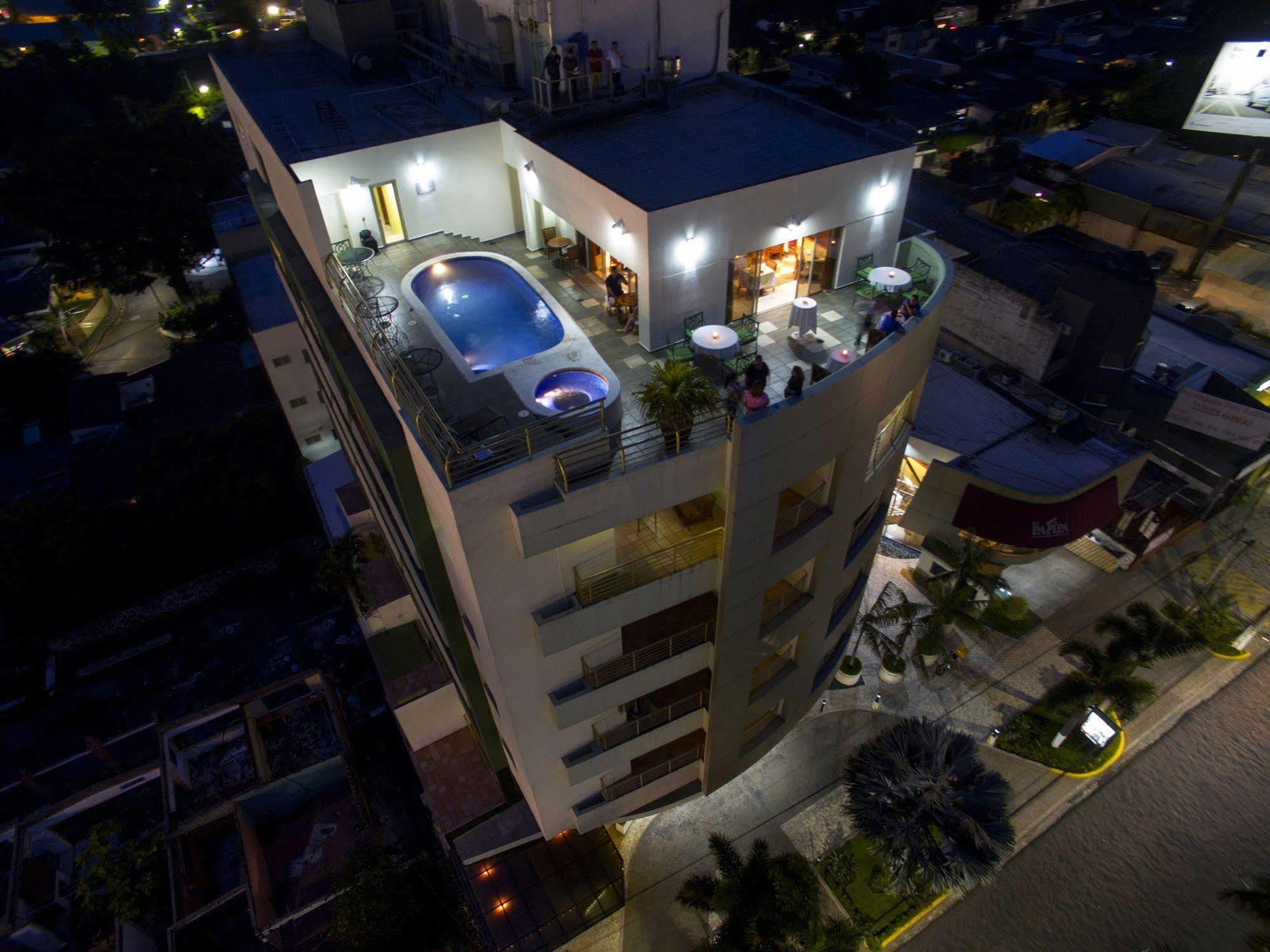 Suites Las Palmas, Hotel & Apartments. Сан-Сальвадор Экстерьер фото