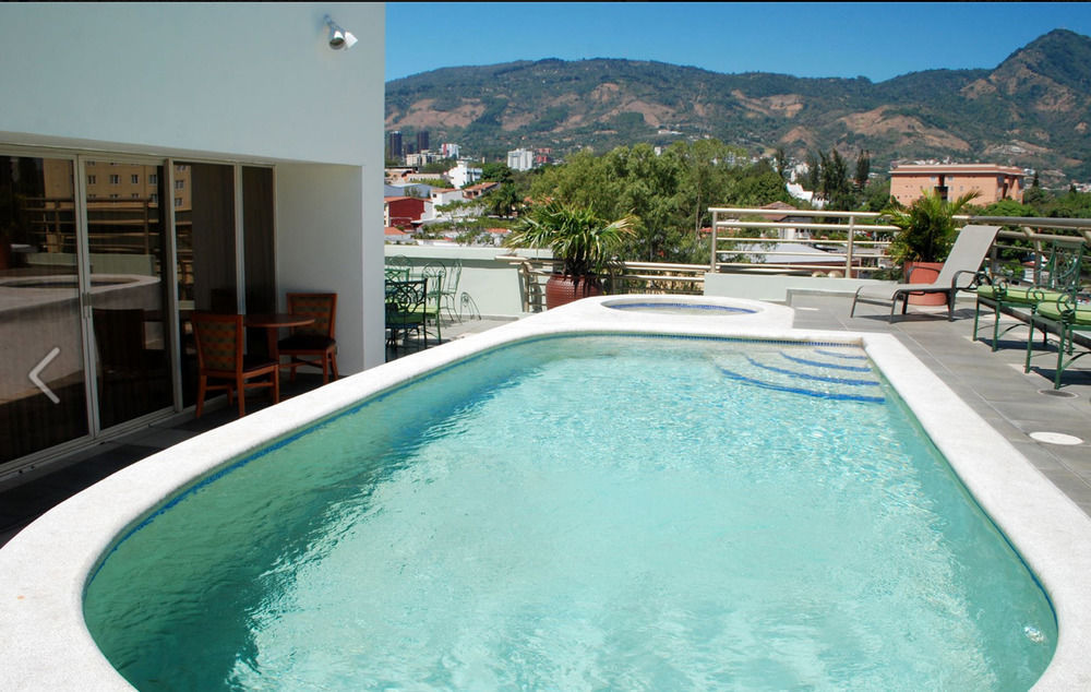Suites Las Palmas, Hotel & Apartments. Сан-Сальвадор Экстерьер фото
