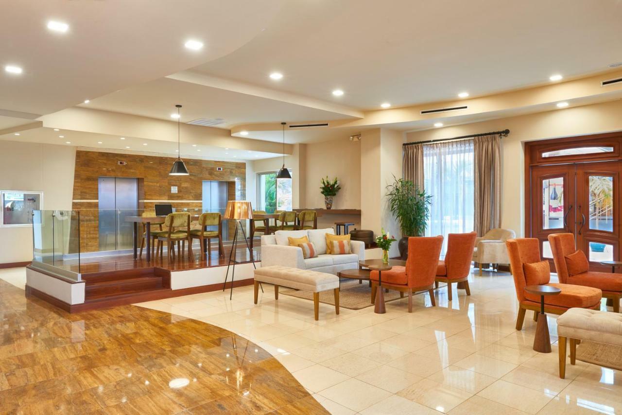 Suites Las Palmas, Hotel & Apartments. Сан-Сальвадор Экстерьер фото